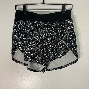Lululemon Find Your Pace short 3”